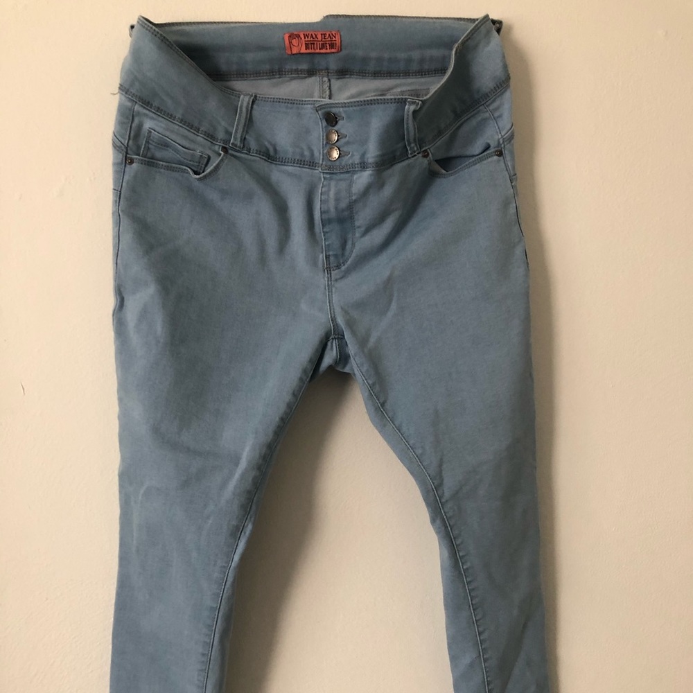 Booty sculpting jeans